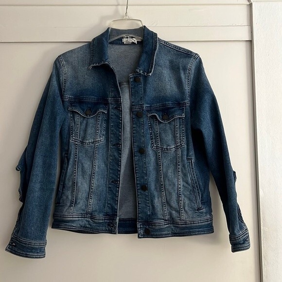 Avec Les Filles Denim Ruffled Back and Sleeve Jean Jacket Size Medium (M) - Picture 1 of 12